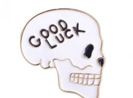 Брошь Good Luck