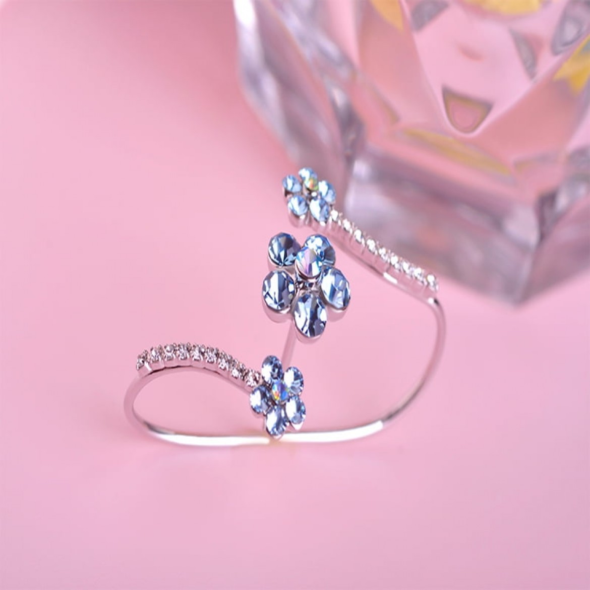 колечко весны. знаминя в кольце всне. весеннее кольцо. весеннее кольцо. Ice high украшения с кристаллами swarovski.