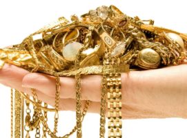 Почему не всем стоит носить золото