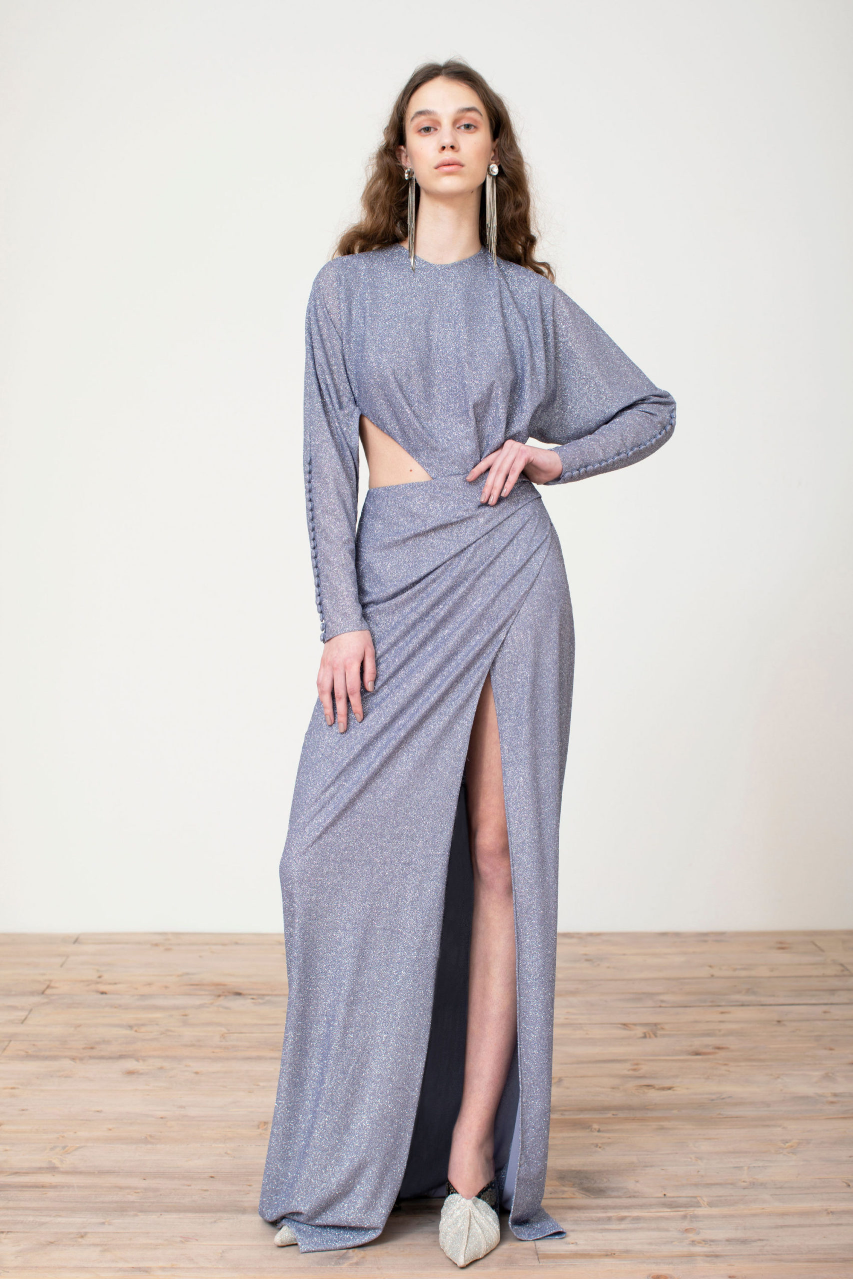 Платье с вырезом от Sandra Mansour модель 2021 года