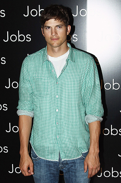 Эштон Кутчер (Ashton Kutcher) в рубашке мятного цвета