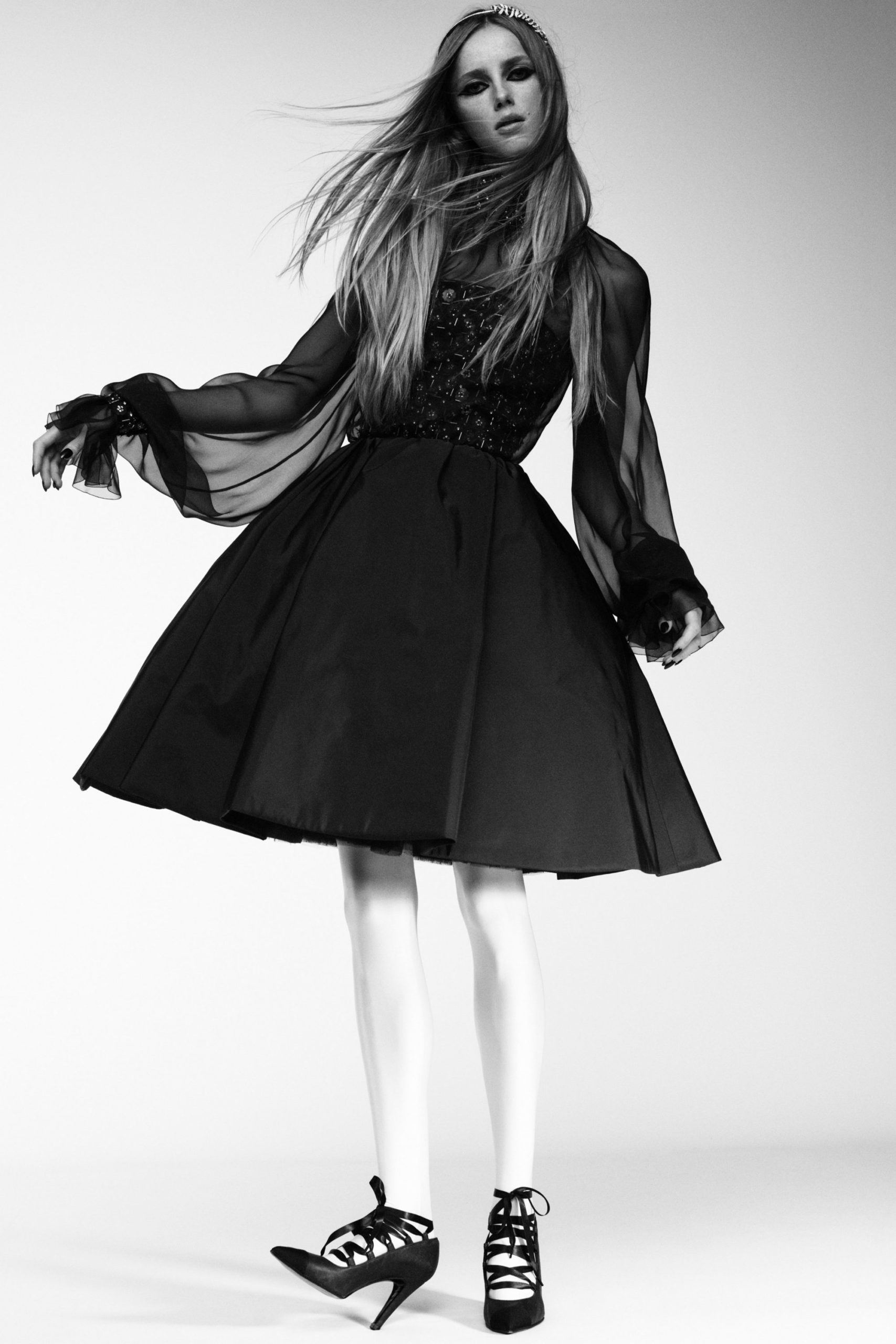 Платье с расклешённой статичной юбкой, платье выпускницы от Chanel ОСЕНЬ-ЗИМА 2020-2021, COUTURE, ПАРИЖ